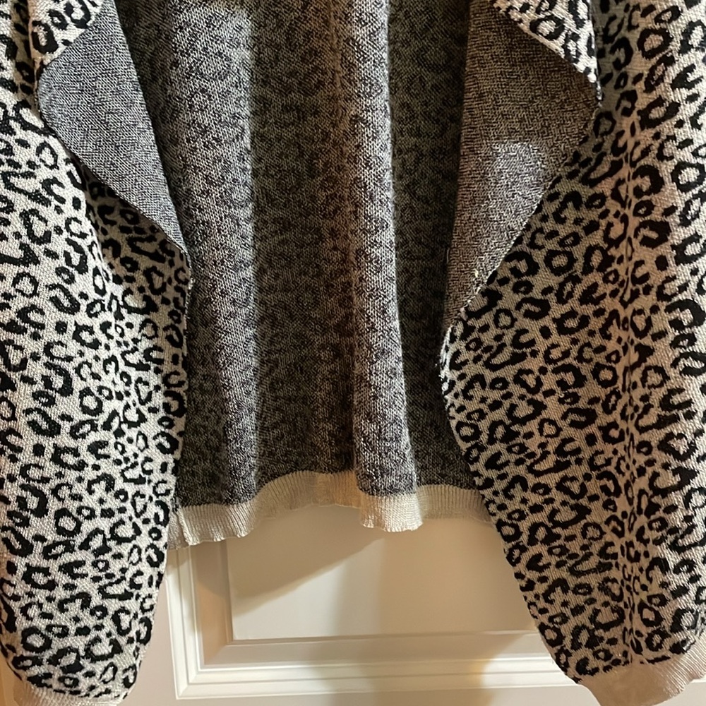 ANIMAL PRINT LADIES OPEN FRONT Lg SLEEVE SWEATER WIDE DRAPED COLLAR LAPELS SZ S - Picture 4 of 13